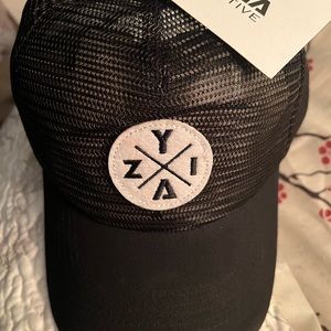 Zyia mesh hat